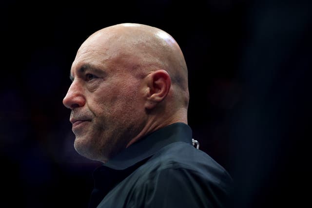 <p>El conductor de pódcast Joe Rogan aseguró que la gente ve ahora a los agentes del Servicio de Inmigración y Control de Aduanas como “militares asesinos”, y describió el tiroteo a una conductora en Minneapolis como “horrible”</p>