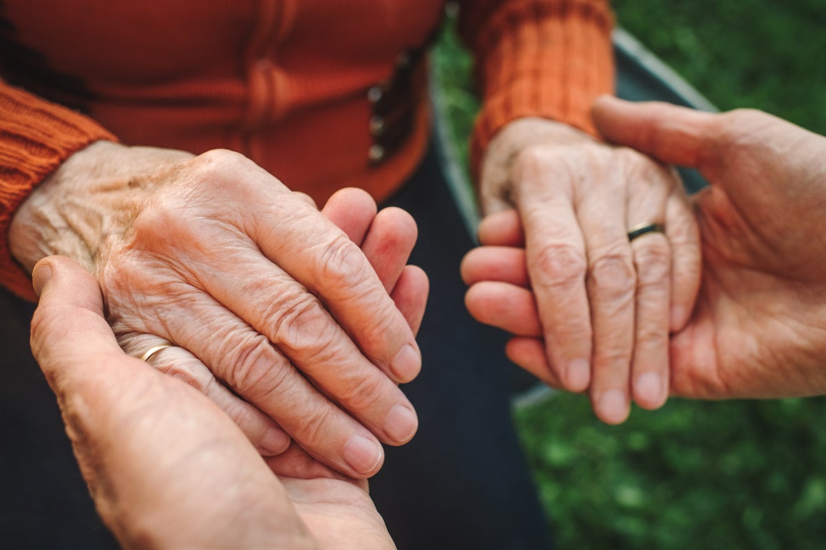 Scientists say human right-handedness may have evolved from ancient ancestors