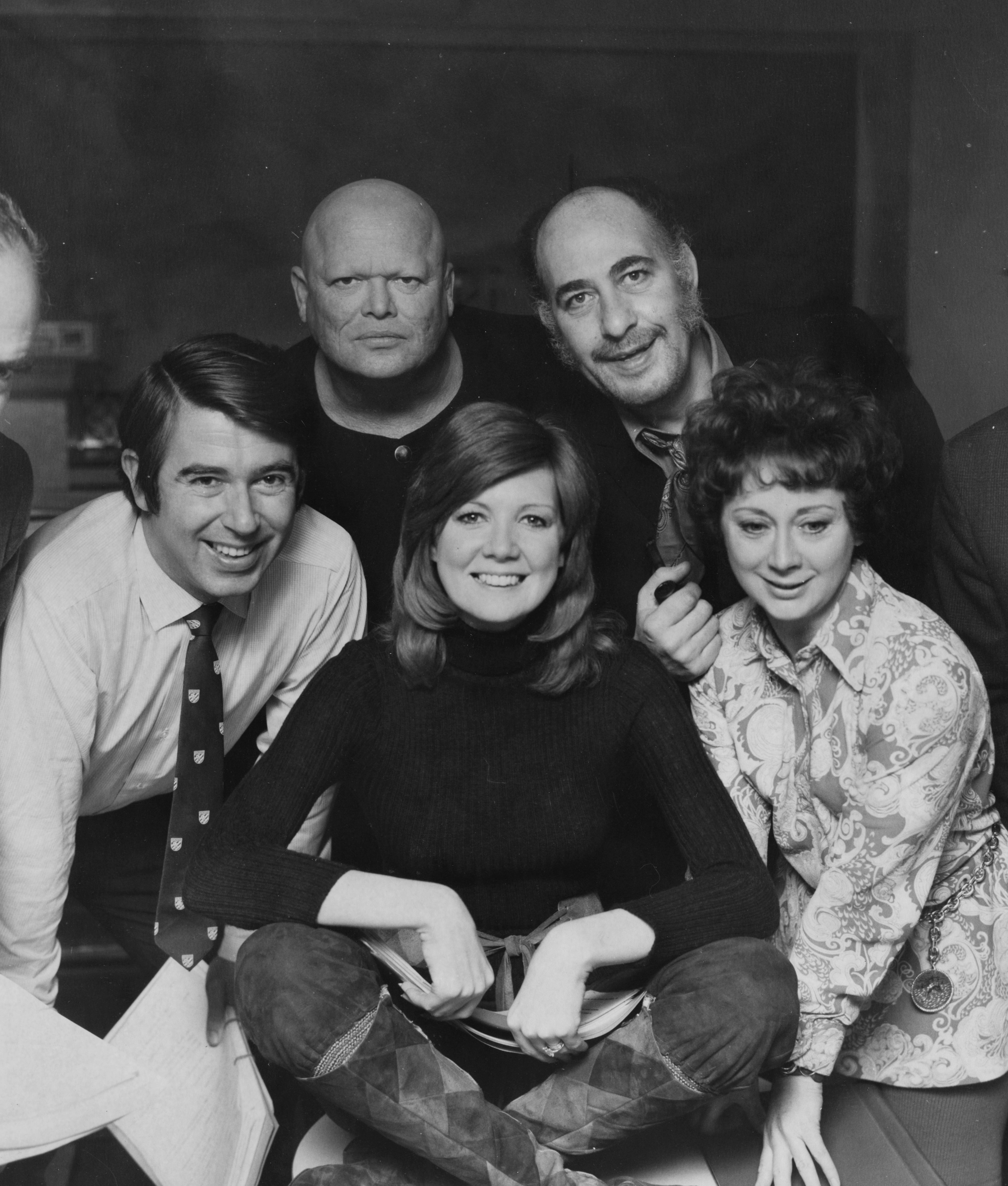 Bernette (right) with her castmates in the London Palladium’s 1970 pantomime, including Cilla Black (centre)