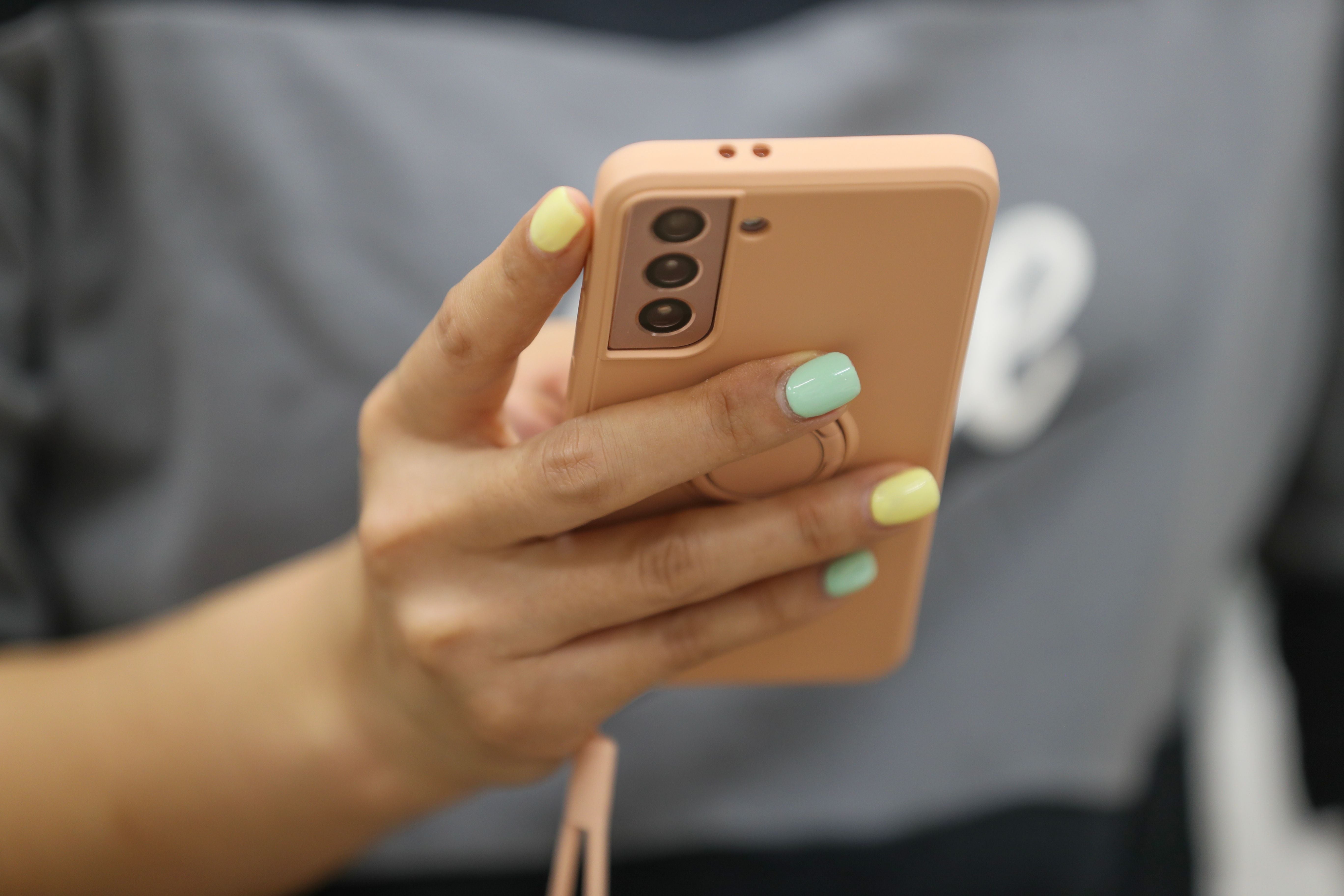 The UK’s largest teaching union has also said the prime minister should fully support an amendment for an outright ban