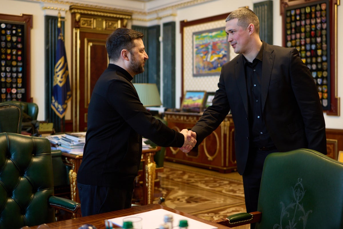 Former Ukrainian Defense Minister Calls for Wartime Elections