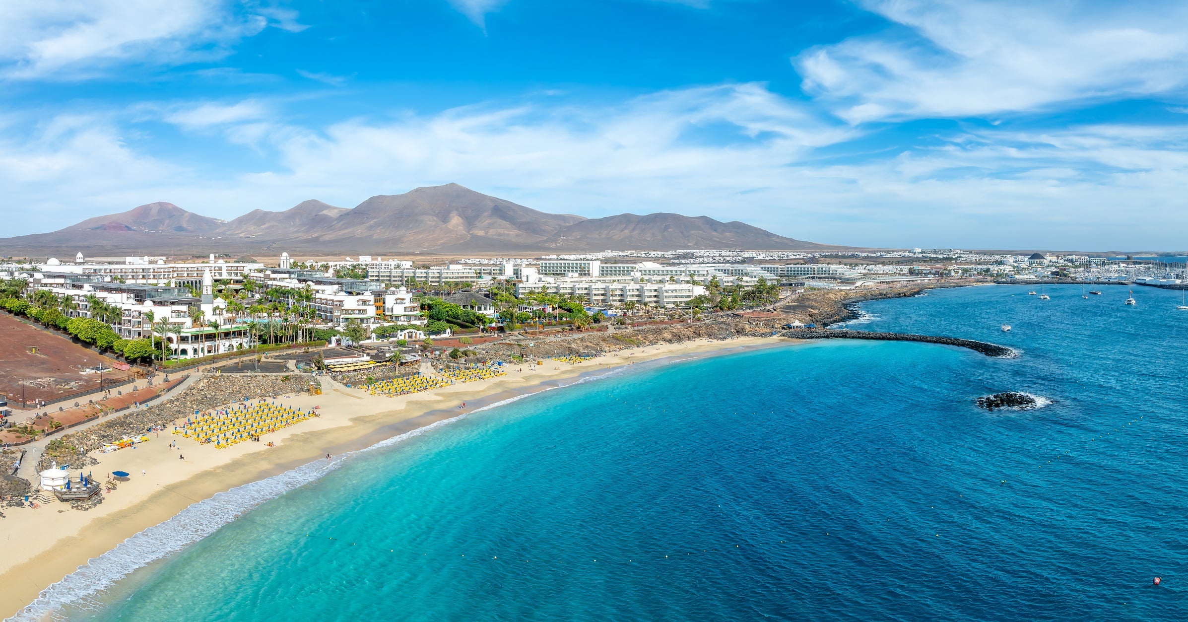 Hotel Fariones is found next to Playa Blanca