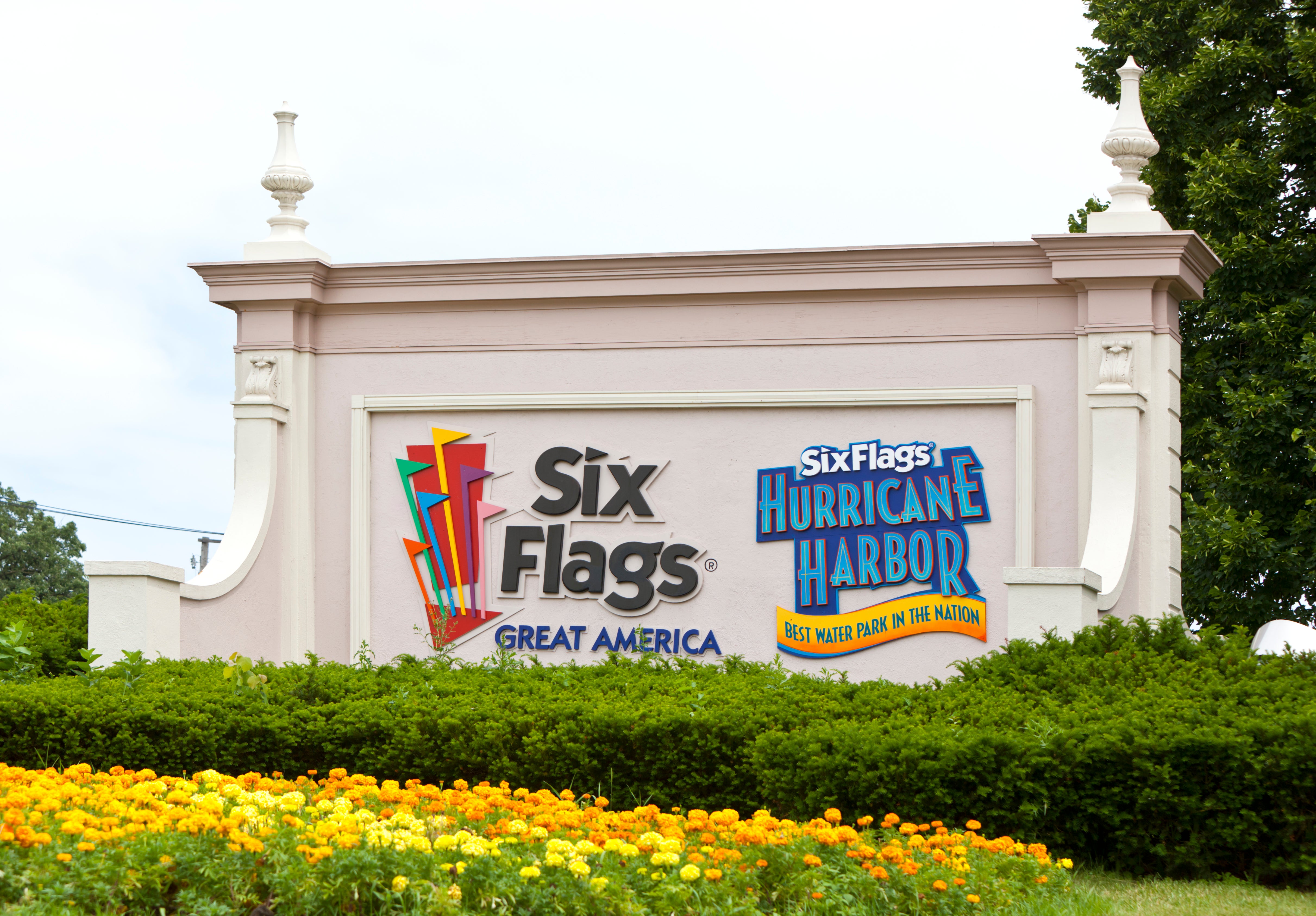 Six Flags visitor sues park after falling off Superman rollercoaster