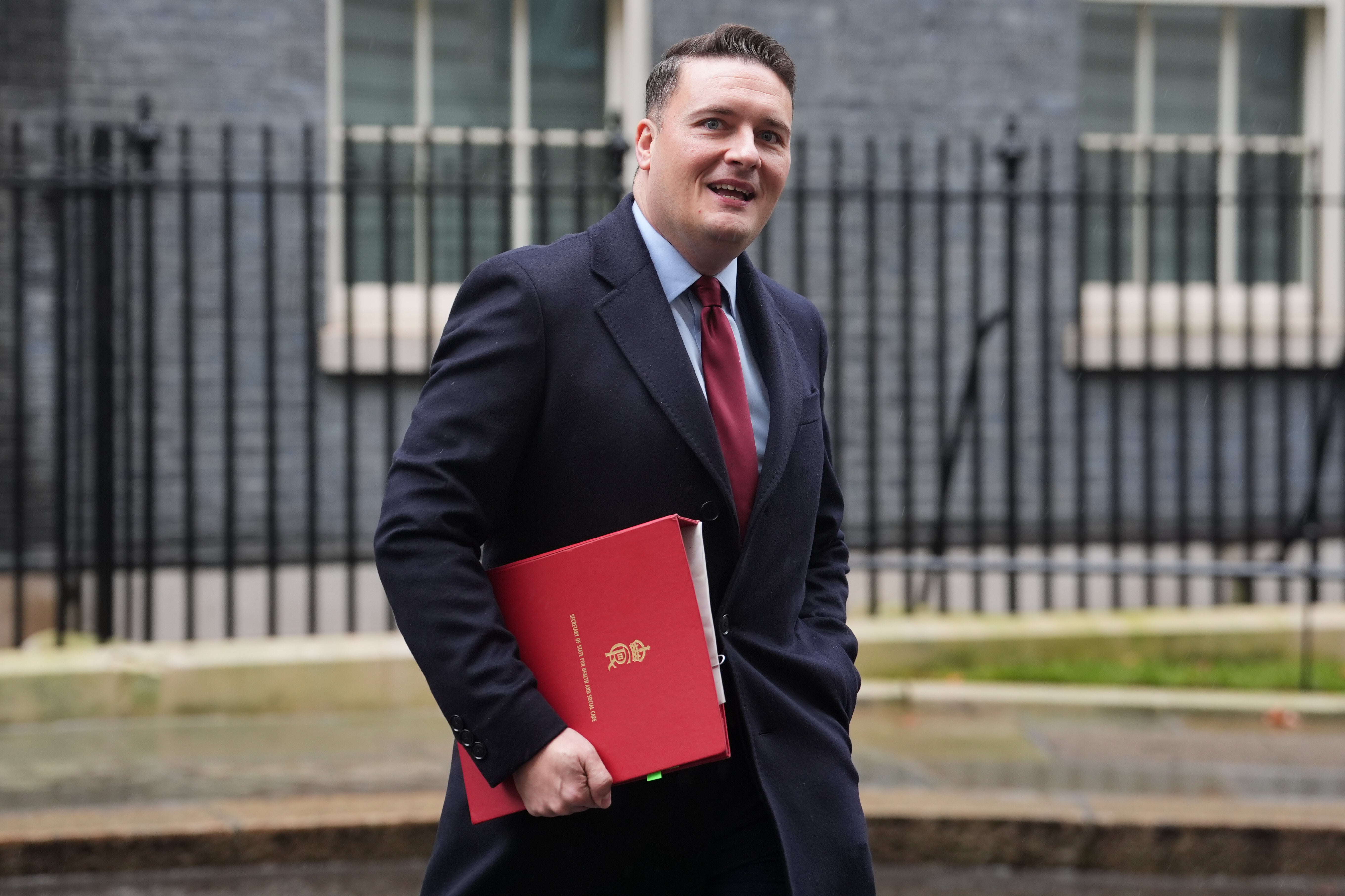 Streeting calls for ‘action’ on calls to ban under-16s from social media - 
                    2. Resim