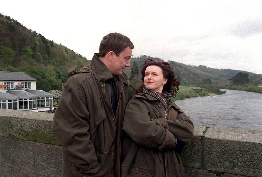 <p>Stephen Tompkinson and Dervla Kirwen in ‘Ballykissangel’</p>