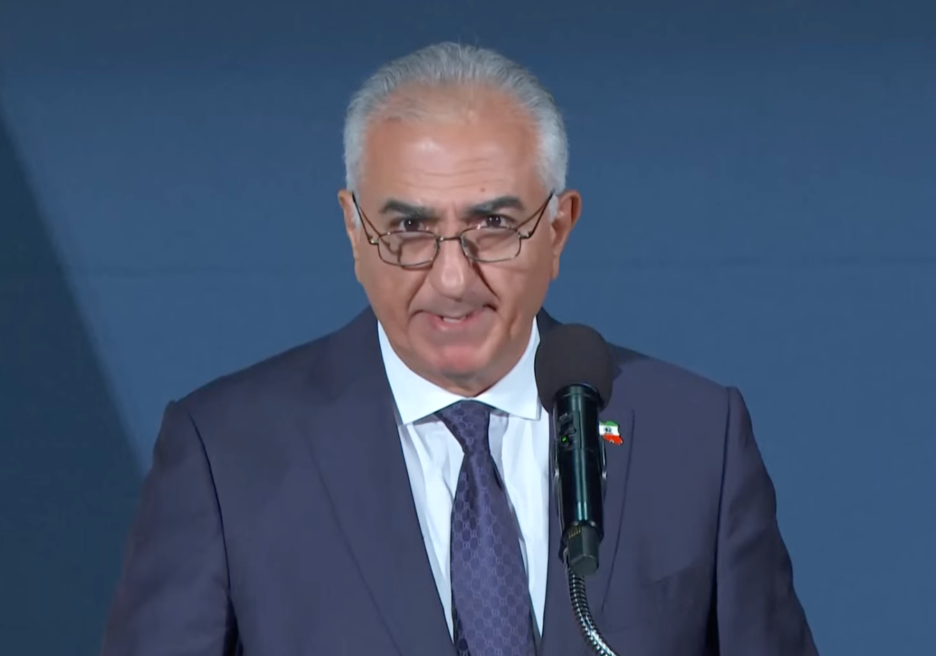 <p>The exiled crown prince of Iran, Reza Pahlavi, speaks at a press conference in Washington DC</p>