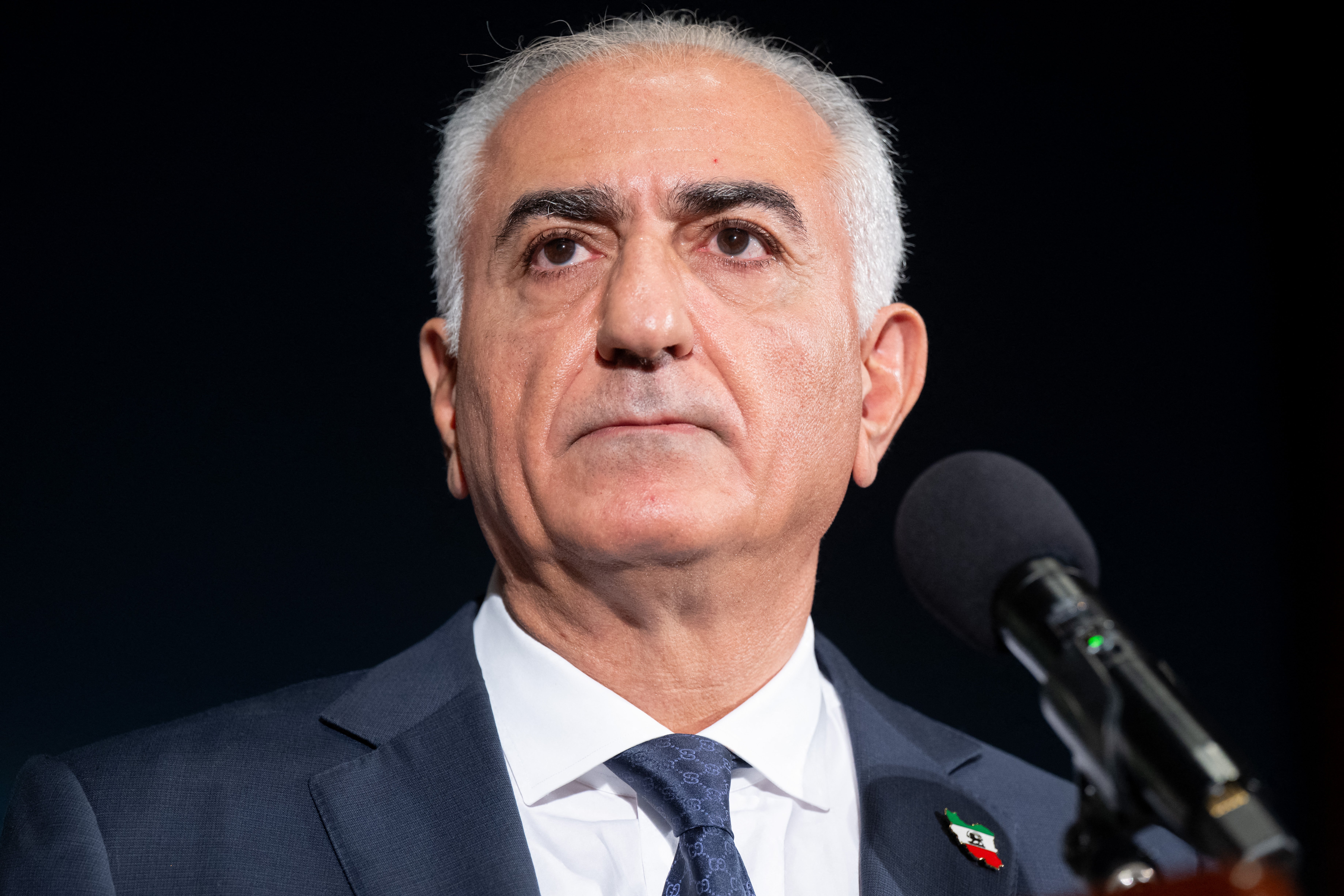 Crown prince Reza Pahlavi wants to lead Iran during a transition period