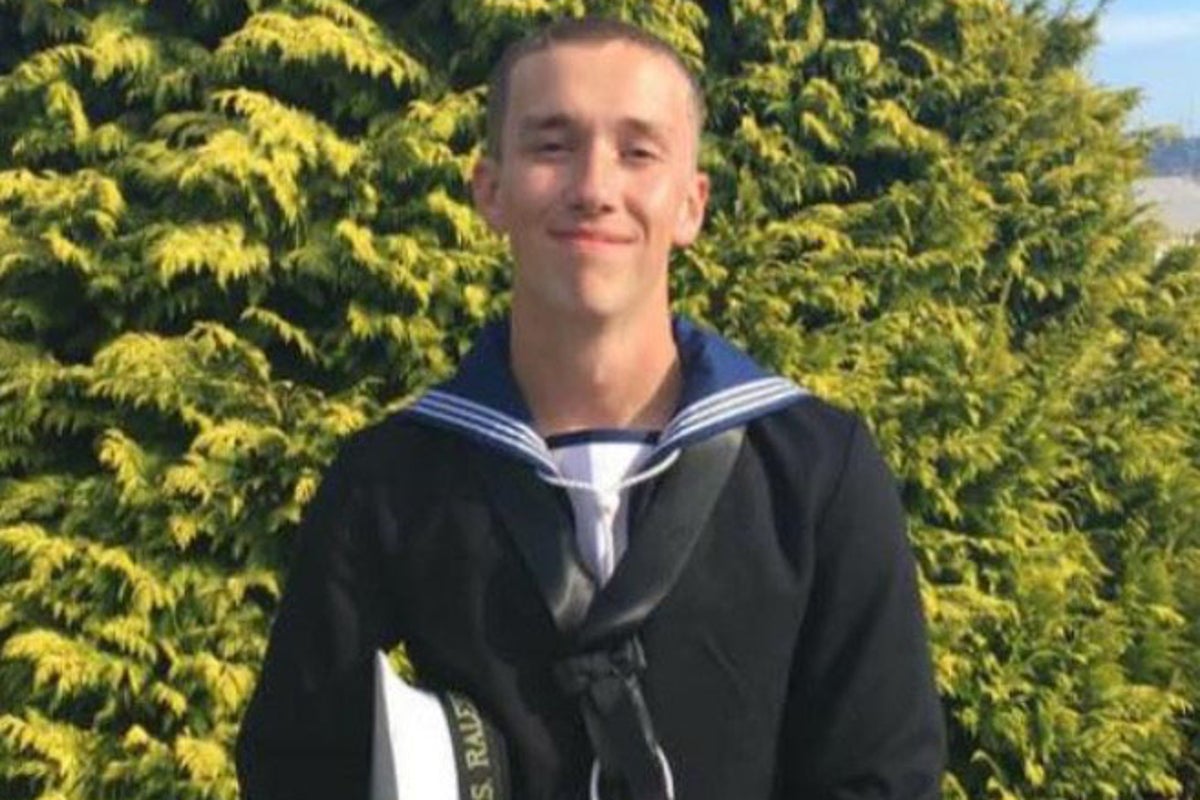 Royal Navy engineer sues MOD for 500k after being deafened by fighter jet landing