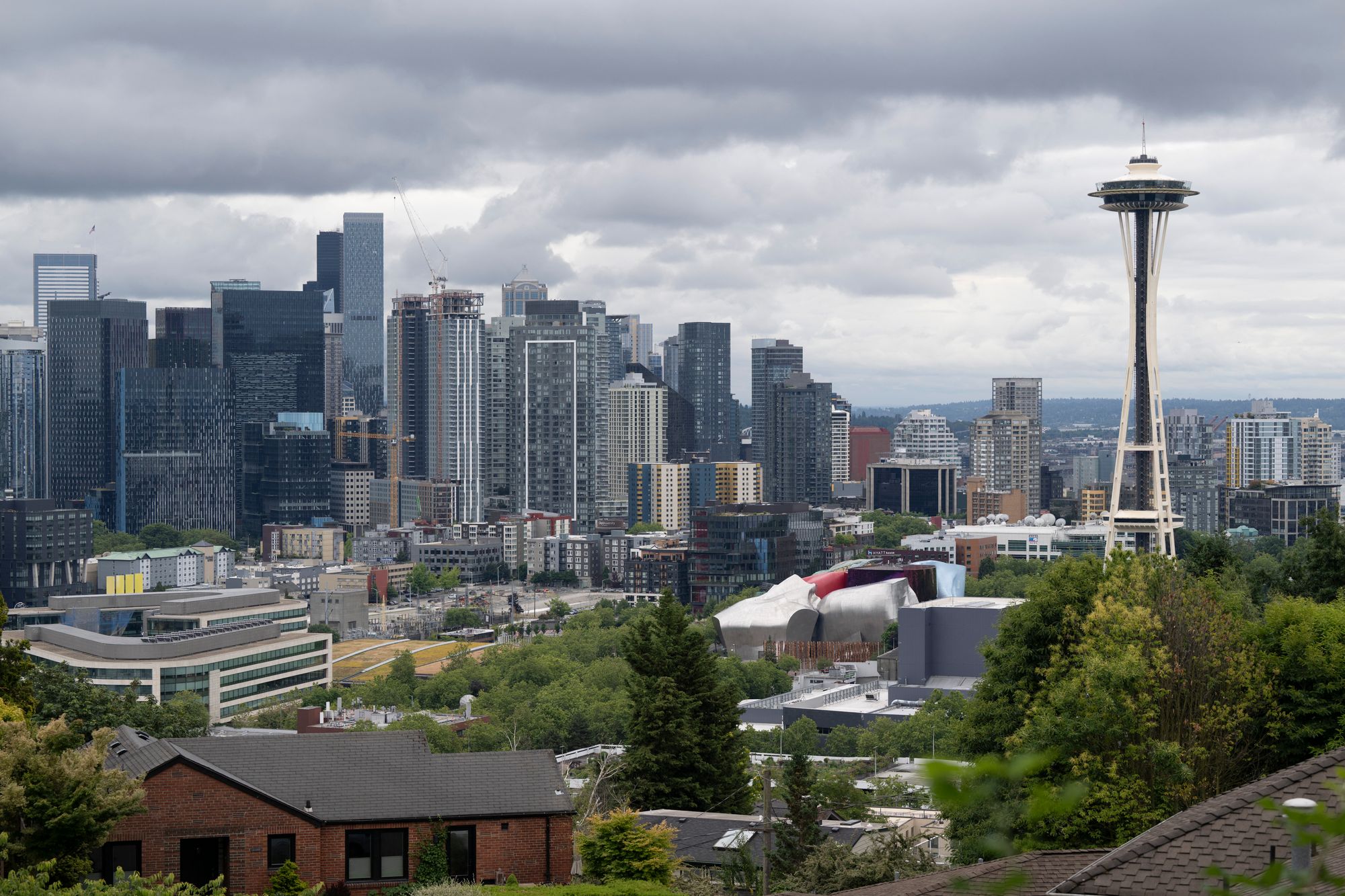 David Santillanes, proprietário e operador do restaurante local McDonald's, disse que ele e sua equipe 