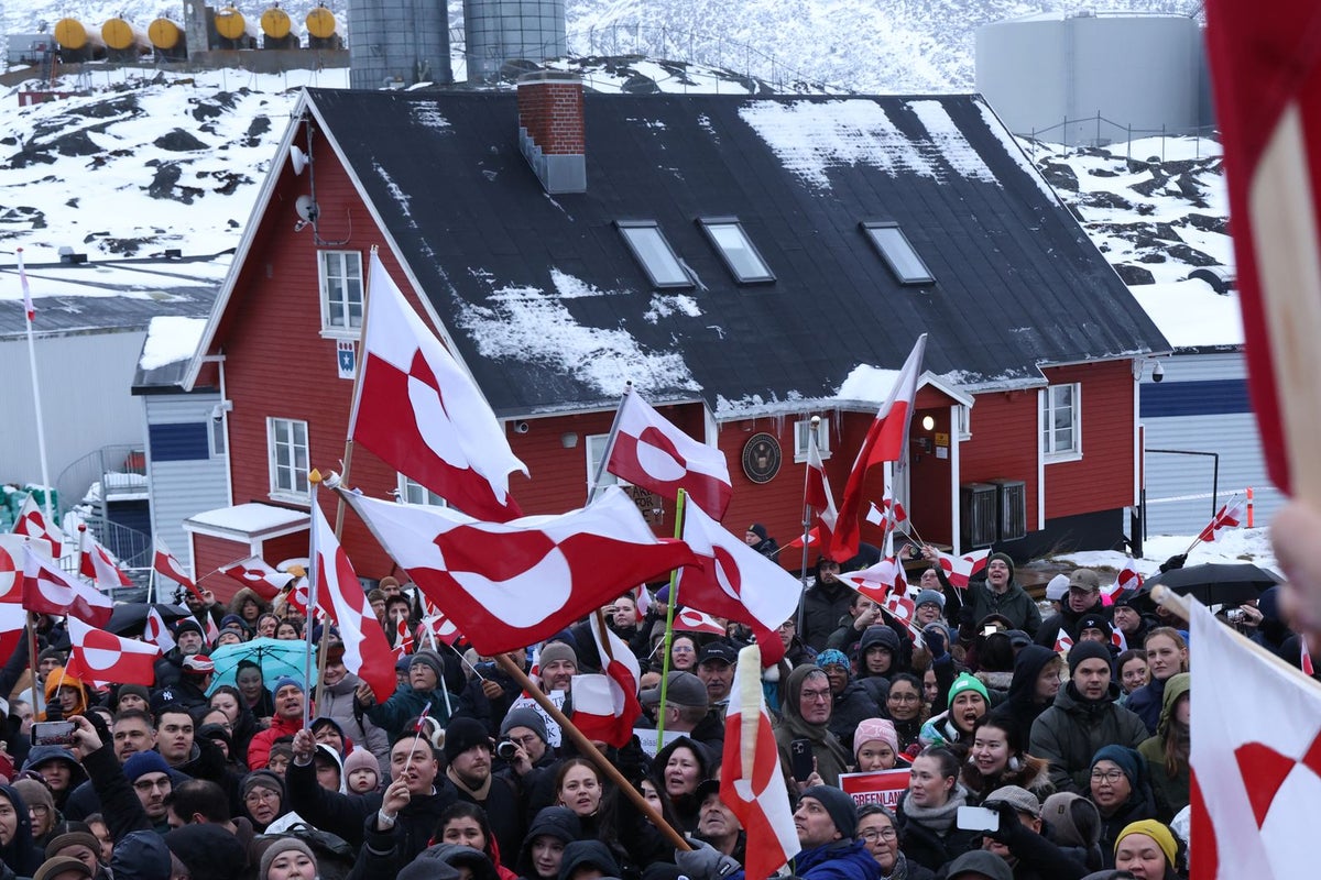 Hundreds march in Greenland to support Arctic island in the face of Trumps threats to take it over Hundreds march in Greenland to support Arctic island in the face of Trumps threats to take it over