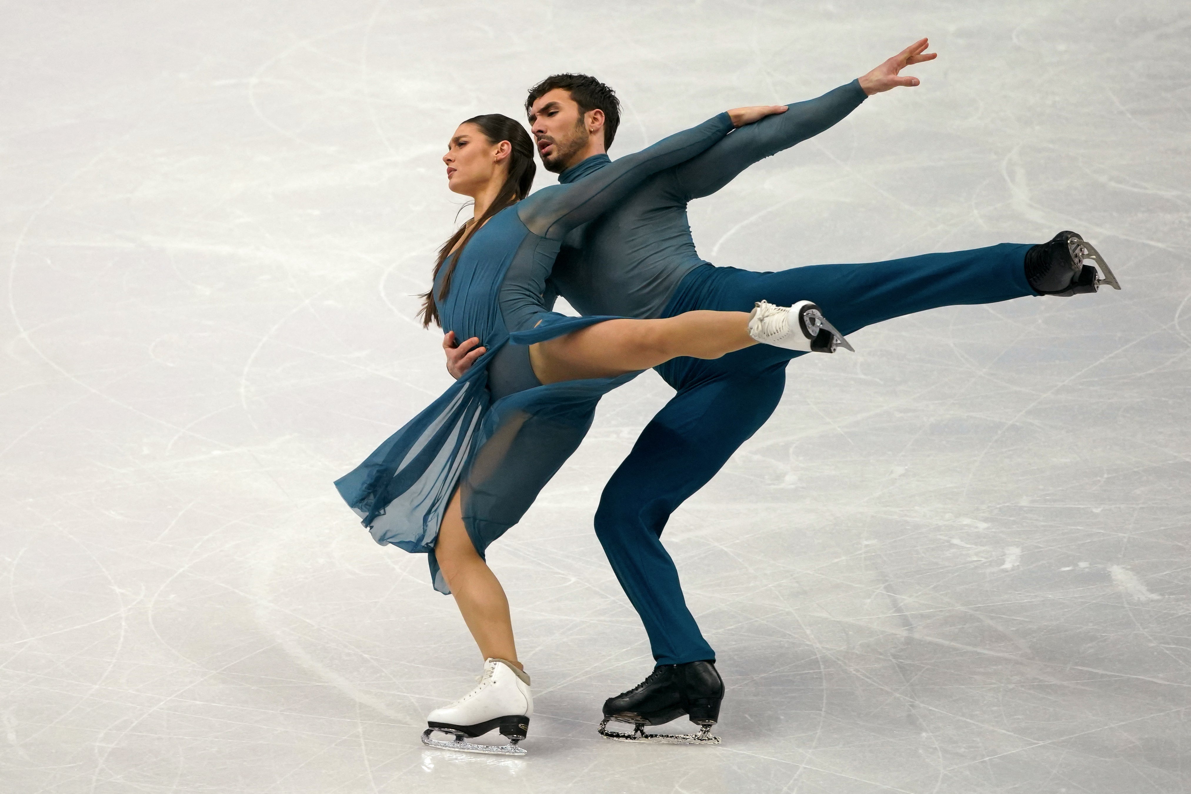 Laurence Fournier Beaudry and Guillaume Cizeron produced a season's best performance in the free skate to take gold
