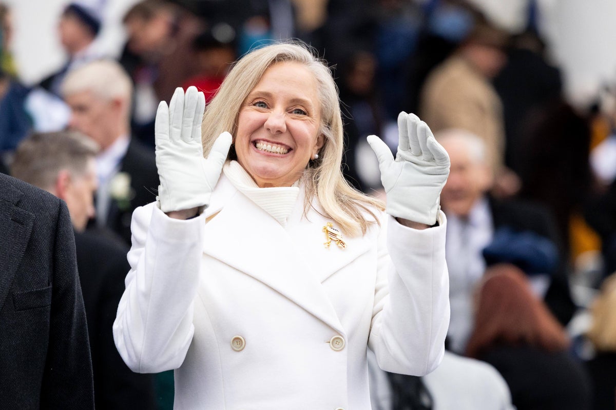 Virginia tradition calls for morning suits at an inauguration. But Spanberger switched things up – UK Times