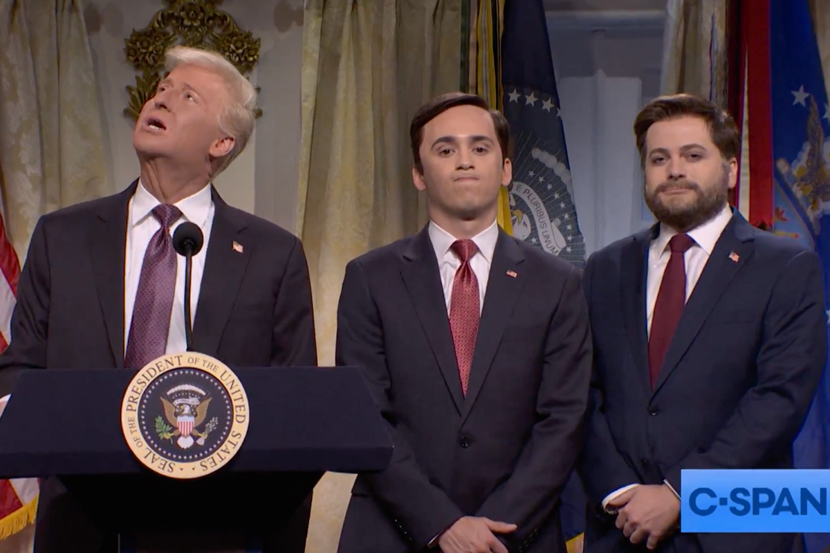 SNL’s Trump brings out ‘Cabinet of curiosities’ after Venezuela attack and ICE raids SNL’s Trump brings out ‘Cabinet of curiosities’ after Venezuela attack and ICE raids