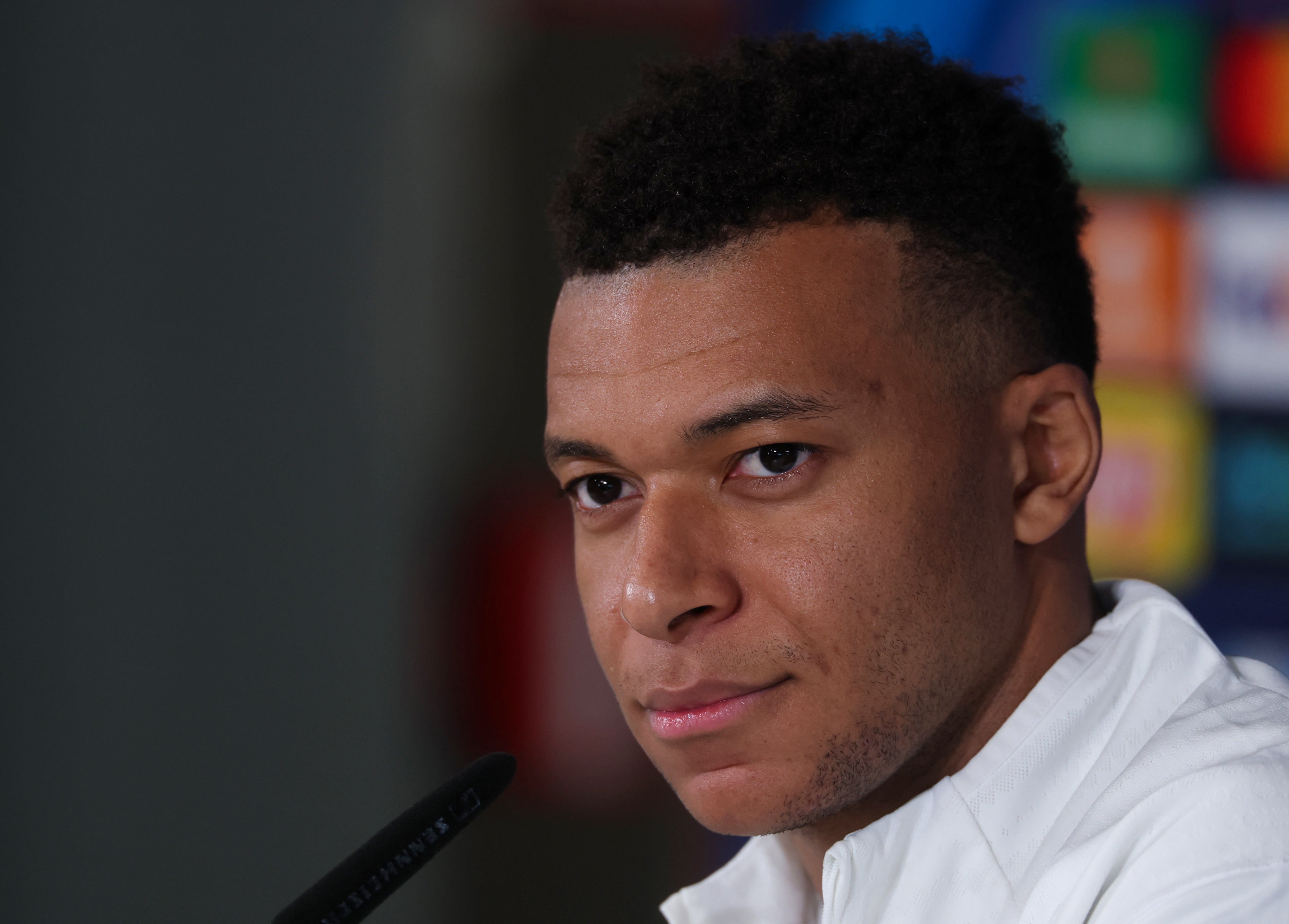 Kylian Mbappe quer que torcedores do Real Madrid apoiem Vinicius Jr