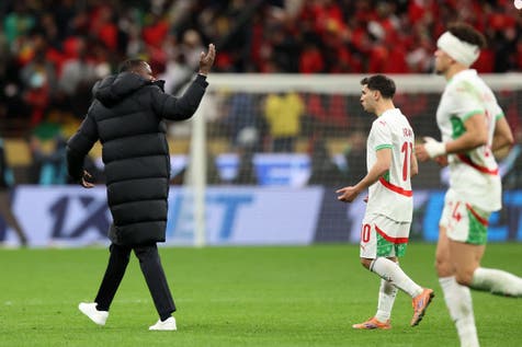 <p>Senegal’s players left the pitch after Morocco were given a late penalty</p>