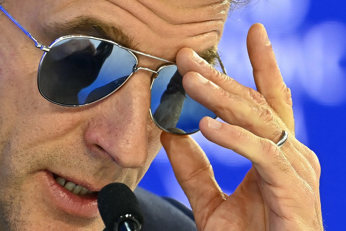 Trump jokes about Macron’s ‘beautiful’ sunglasses at Davos