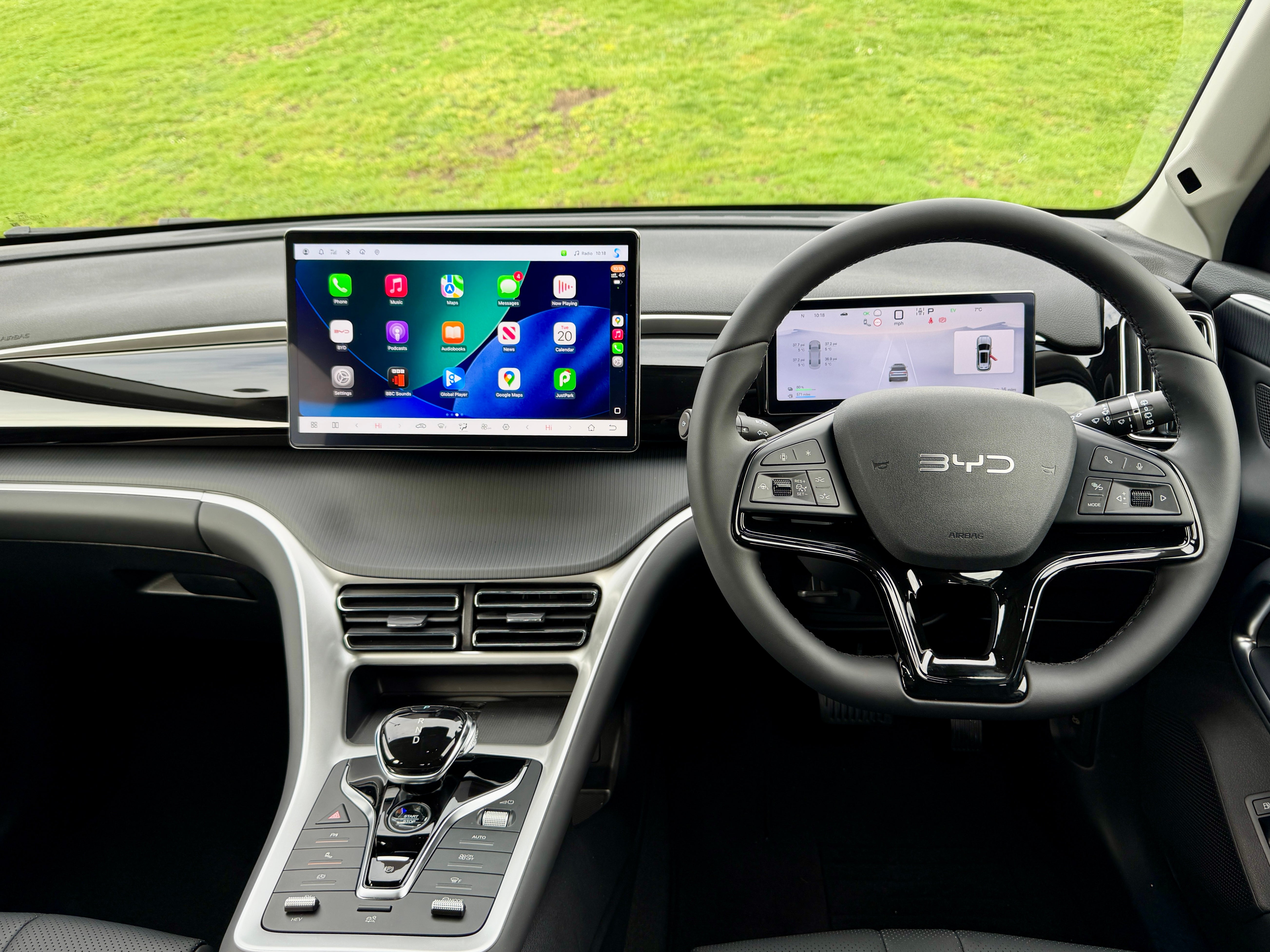 The BYD Sealion DM-i gets a 12.8-inch central touchscreen, and a 8.8-inch digital driver display