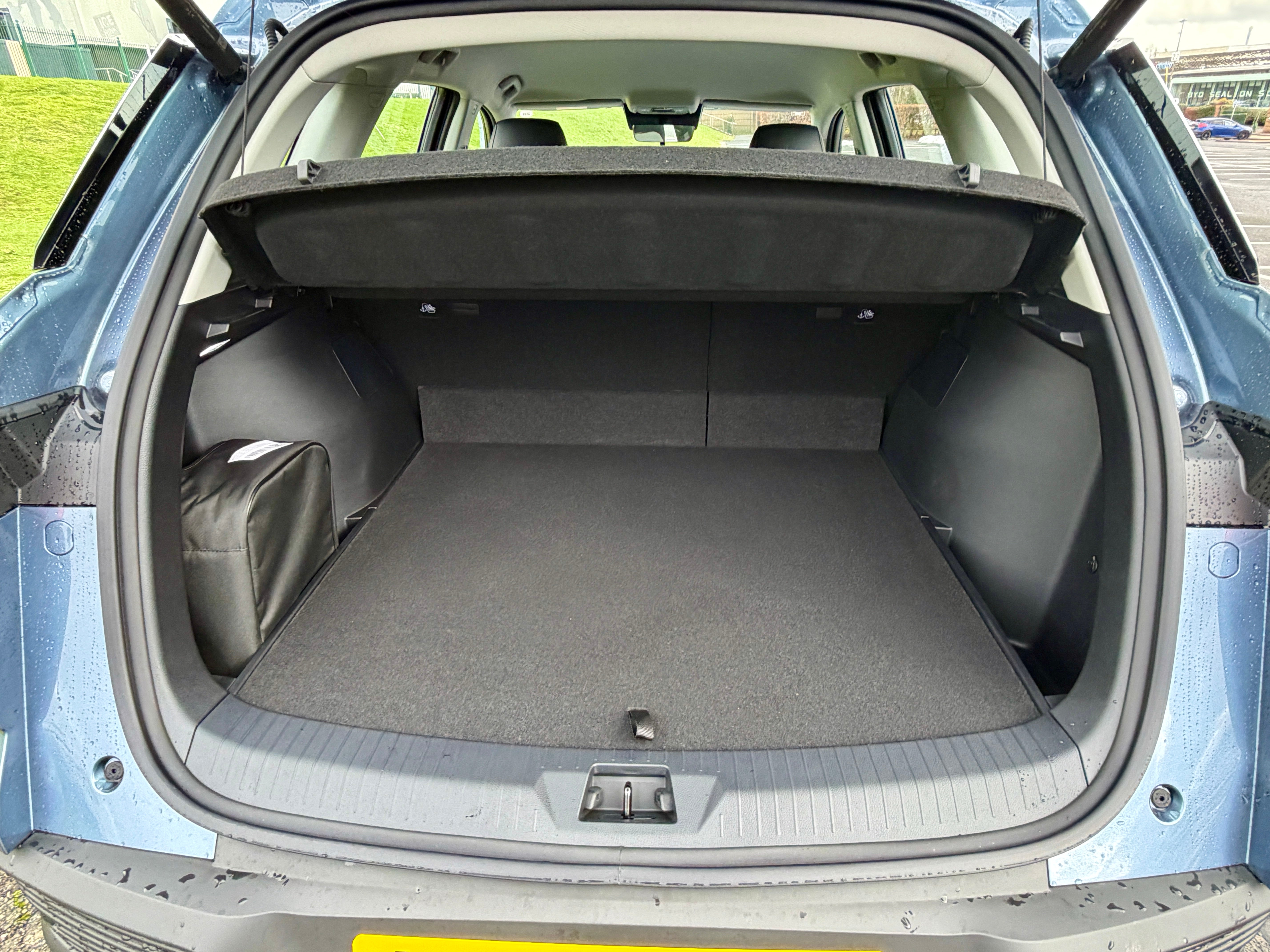 The boot offers 463 litres of space, expanding to 1,410 litres with the rear seats folded