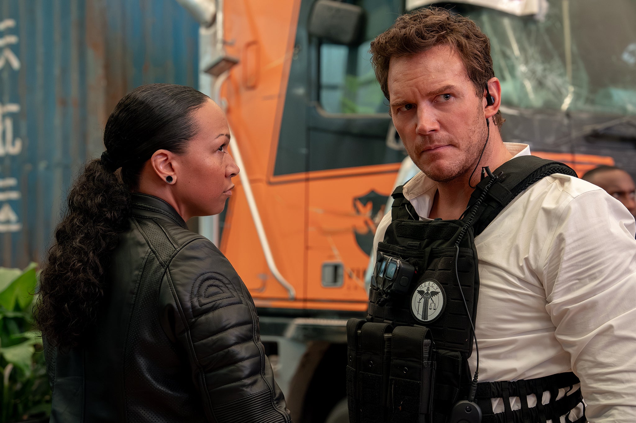 Kali Reis and Chris Pratt in ‘Mercy’