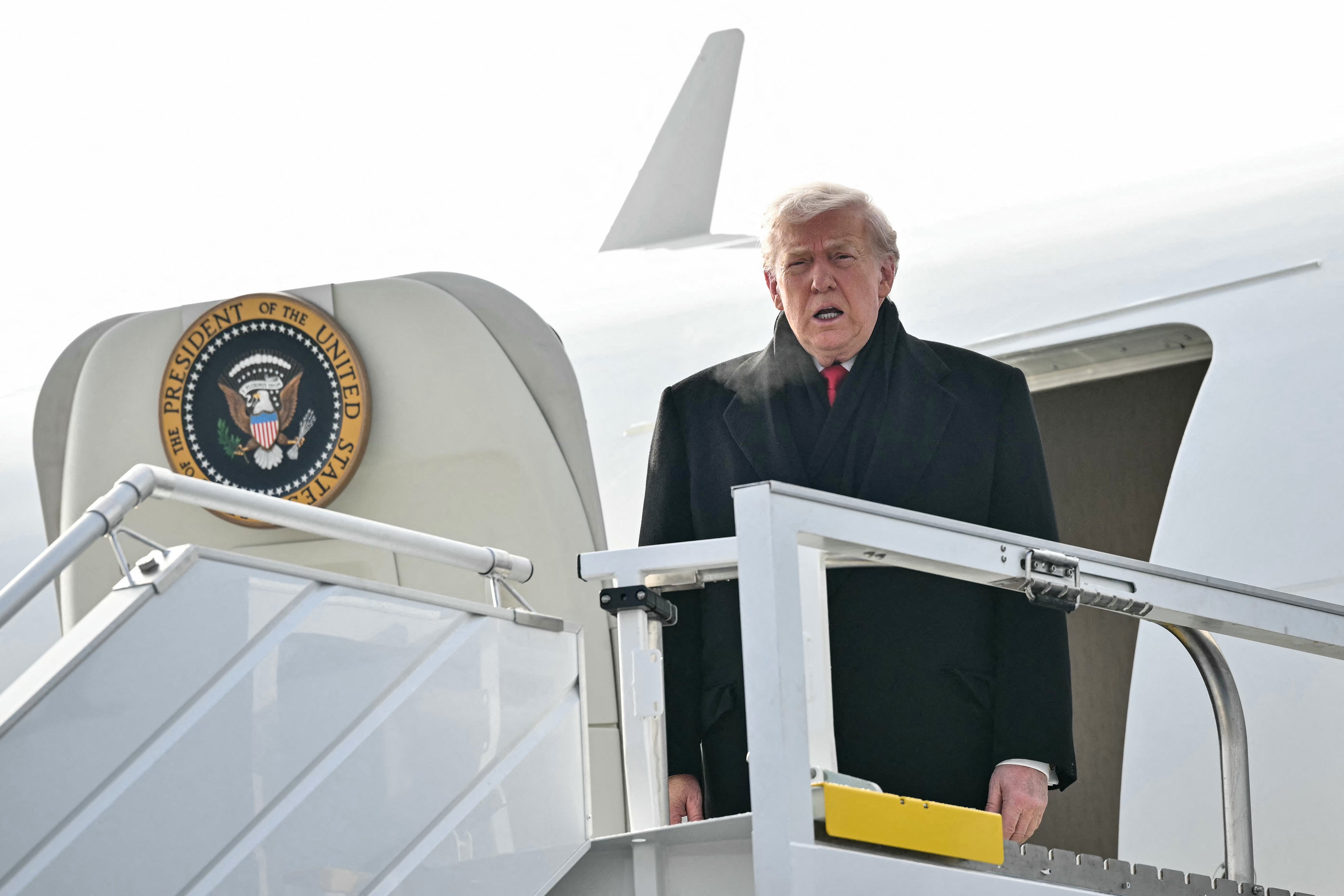 <p>Despite the delay, Trump arrived in Switzerland safely in the early afternoon local time </p>