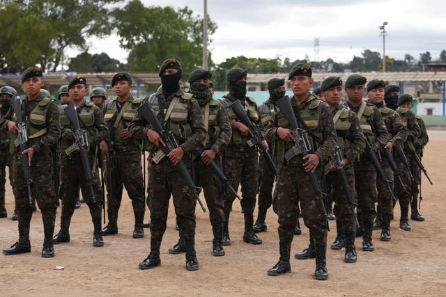 <p>Según el Observatorio de la Violencia de la organización no gubernamental Diálogos, en 2024 la tasa de homicidios por cada 100.000 habitantes en Guatemala alcanzó 15,8, mientras en 2025 llegó a 17,2.</p>