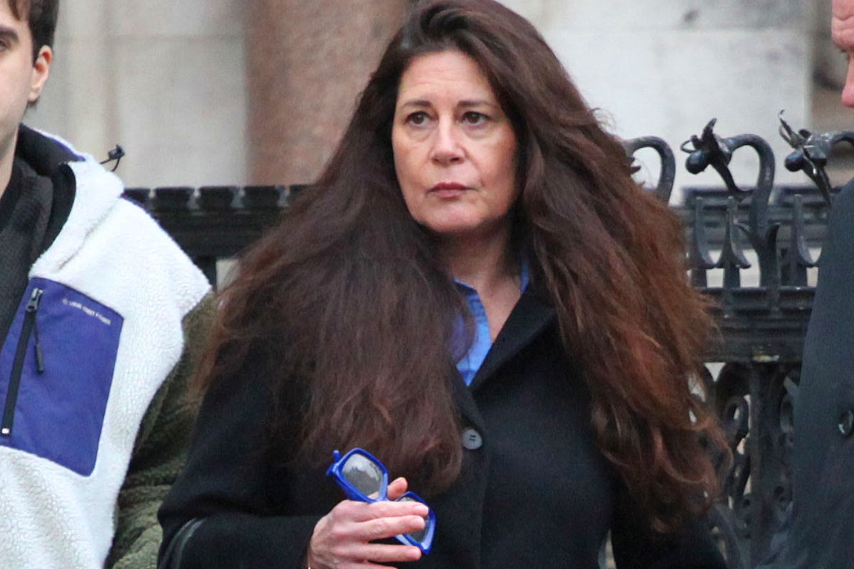 Flight attendant flung in air by turbulence sues for £72,500 over claims pilot flew in ‘danger zone’ – UK Times Flight attendant flung in air by turbulence sues for £72,500 over claims pilot flew in ‘danger zone’ – UK Times