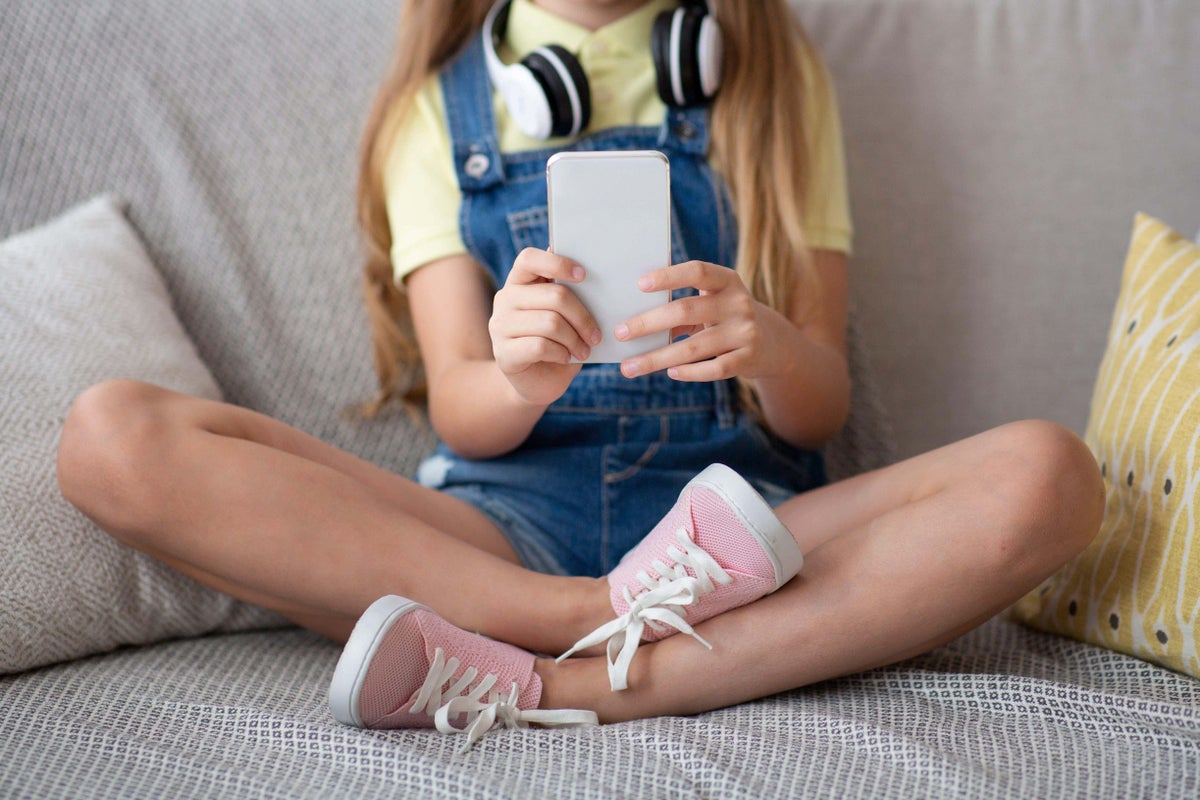 Signs your child is addicted to social media &ndash; as Lords back ban