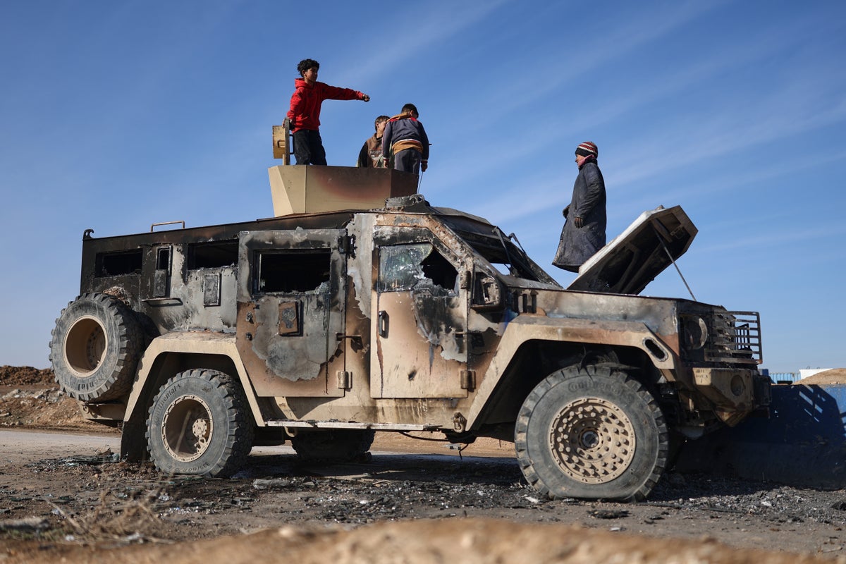 The decision to move IS prisoners from Syria to Iraq came at the request of Baghdad, officials say