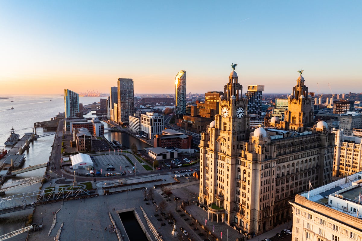 Scrap upcoming ‘tourist tax’, hundreds of hospitality bosses tell Reeves