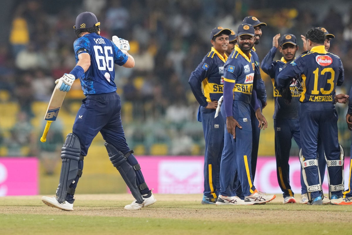 England beaten in first ODI as Sri Lanka spinners dominate