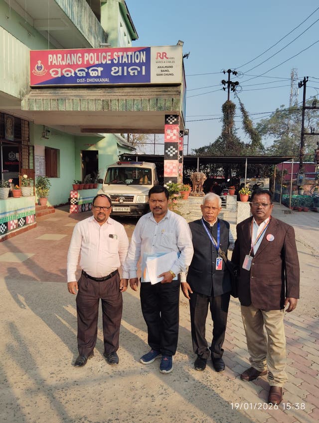 <p>Pastor Bipin Naik (right) at the police station after getting a police complaint registered on 13 January 2026</p>