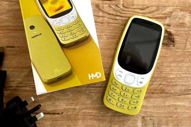 <p>I tested a variety of dumbphones, including everything from the most basic of brick phones to restricted-content smartphones</p>