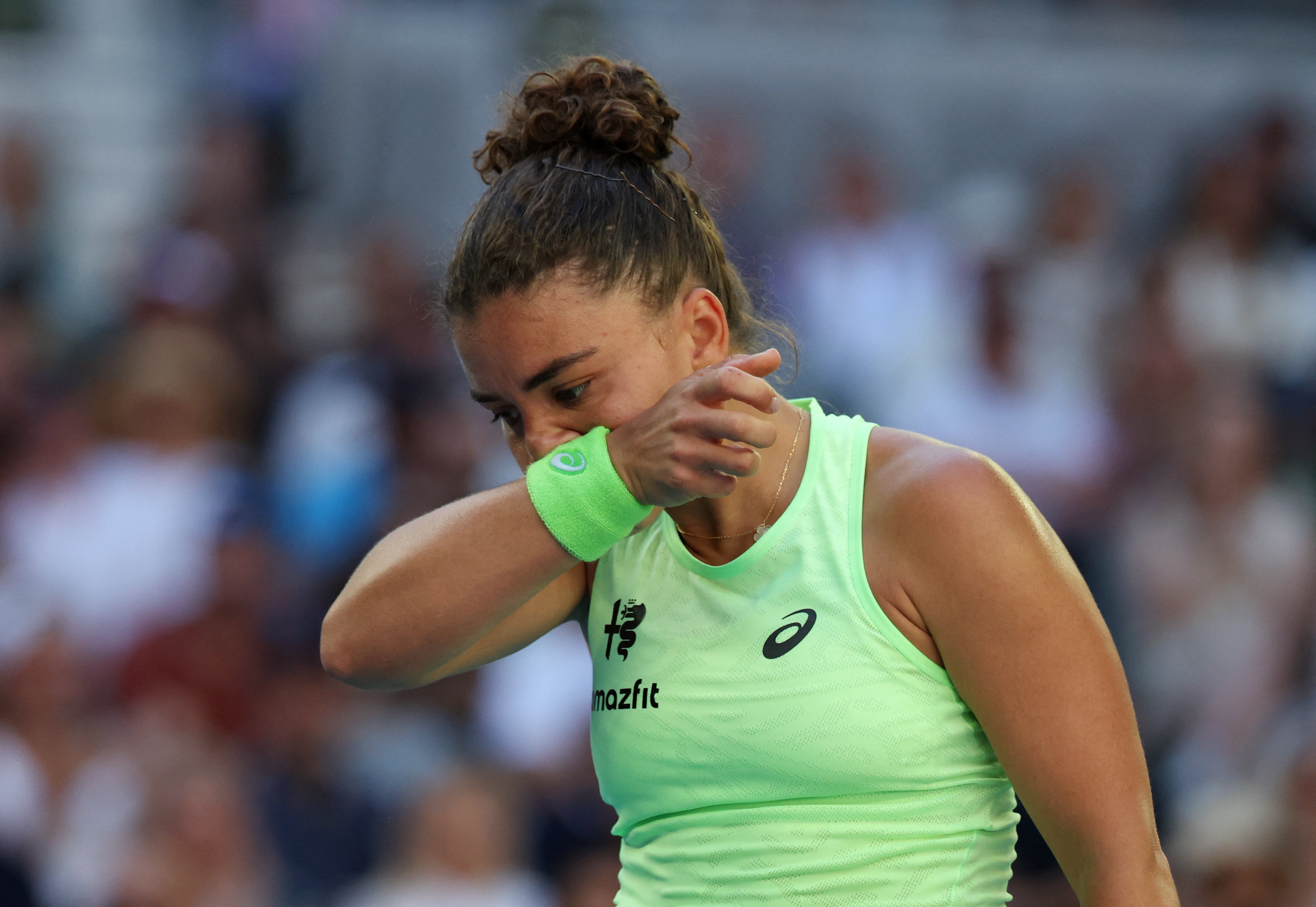 Jasmine Paolini sufrió un problema estomacal durante el partido