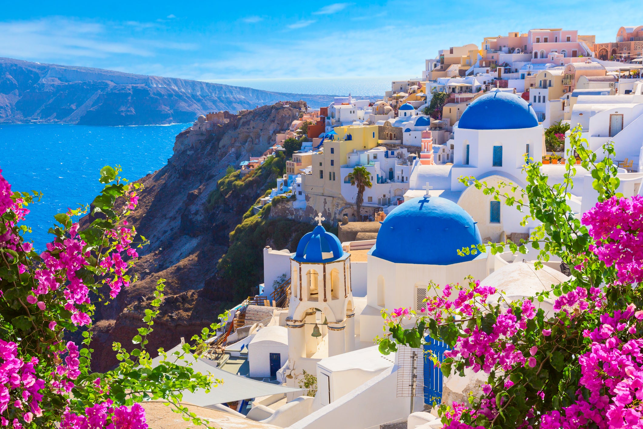 Santorini was hit by earthequakes