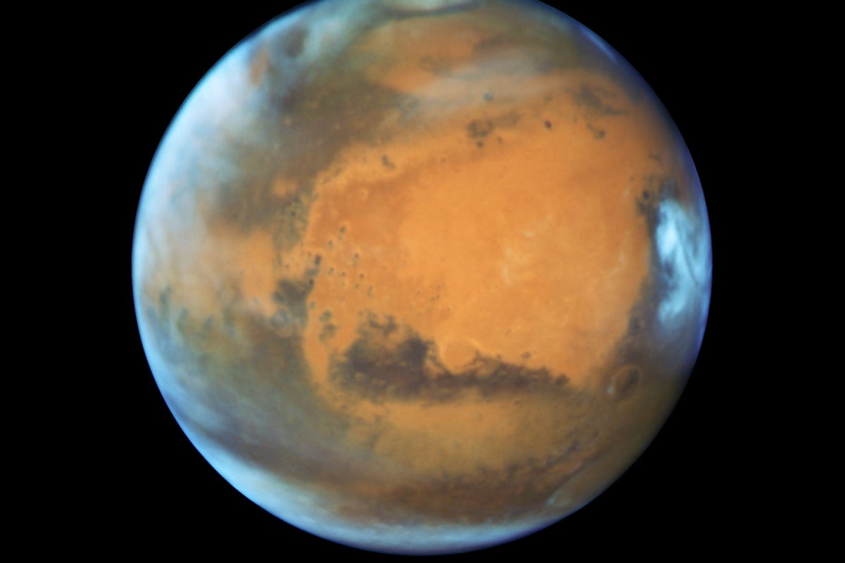 Moisture in Martian atmosphere could help secure water supply, research finds