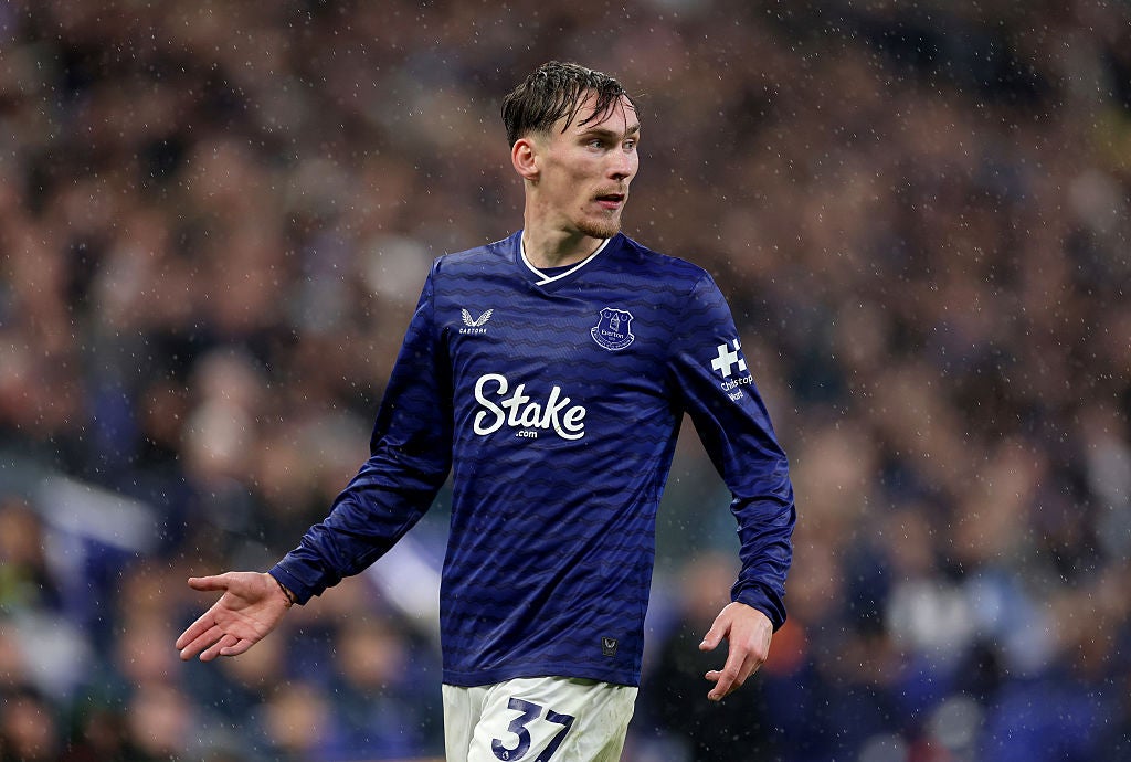 <p>James Garner has put pen to paper over a new contract at Everton</p>