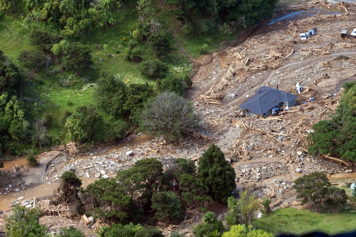 Teens among six still missing after landslide at popular campsite in New Zealand – UK Times