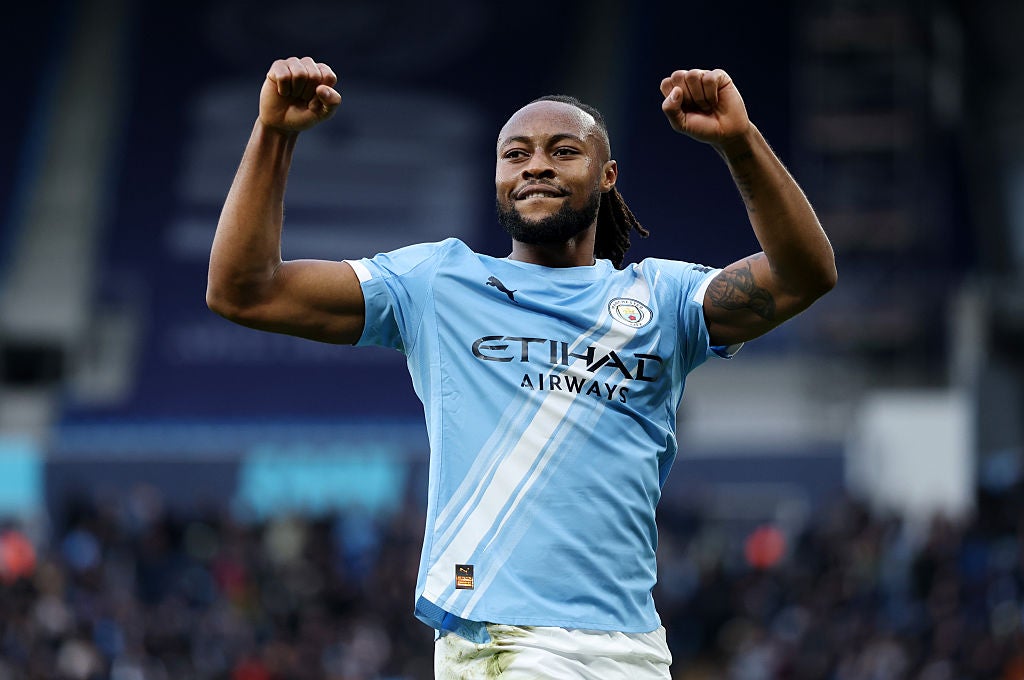 Antoine Semenyo comemorou seu terceiro gol com a camisa do Man City