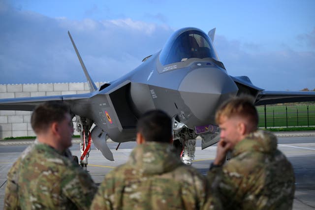 <p>Según los términos del NORAD (Mando Norteamericano de Defensa Aeroespacial), EE. UU. y Canadá pueden volar en el espacio aéreo del otro para interceptar amenazas</p>