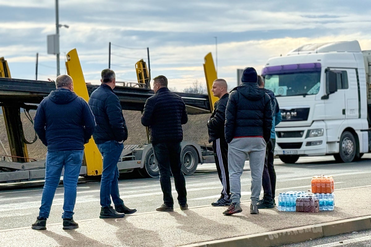 Balkan truck drivers block border crossing in protest of EU entry rules