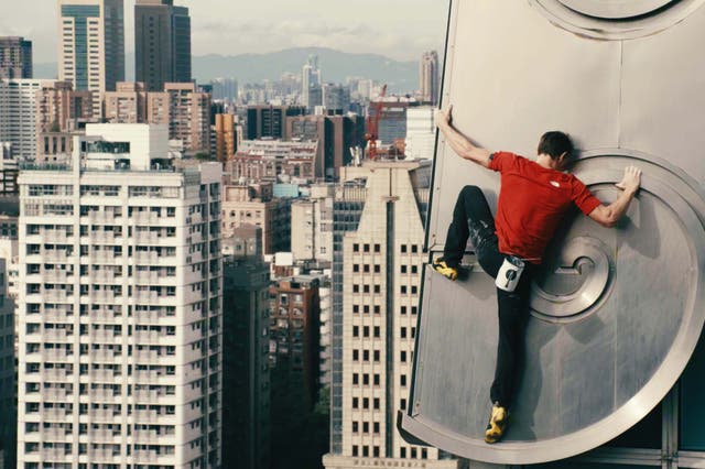 <p>American rock climber Alex Honnold performed a free solo climb of the Taipei 101 skyscraper in Taipei, Taiwan, Sunday</p>