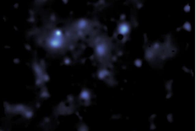 <p>Utilizando datos del telescopio espacial James Webb, los astrónomos elaboraron uno de los mapas más detallados hasta la fecha de la materia oscura</p>