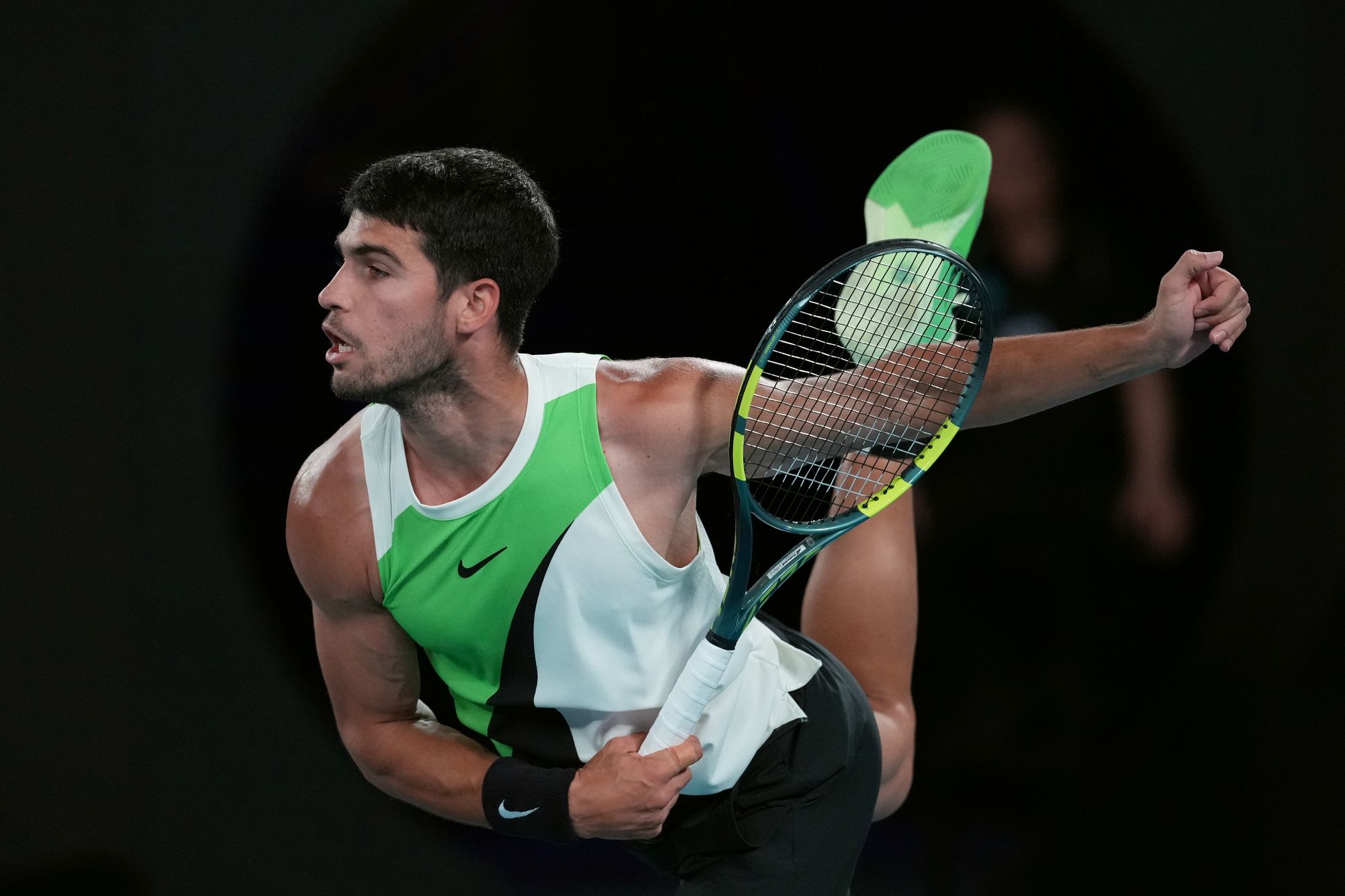 Alcaraz v De Minaur live: Australian Open latest score updates as top seed battles home hope after Gauff crashes out