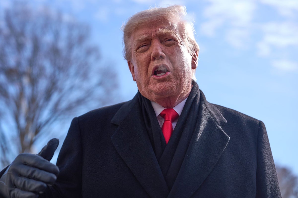 Trump defends Noem in wake of Minnesota shooting and says he will not ask her to resign