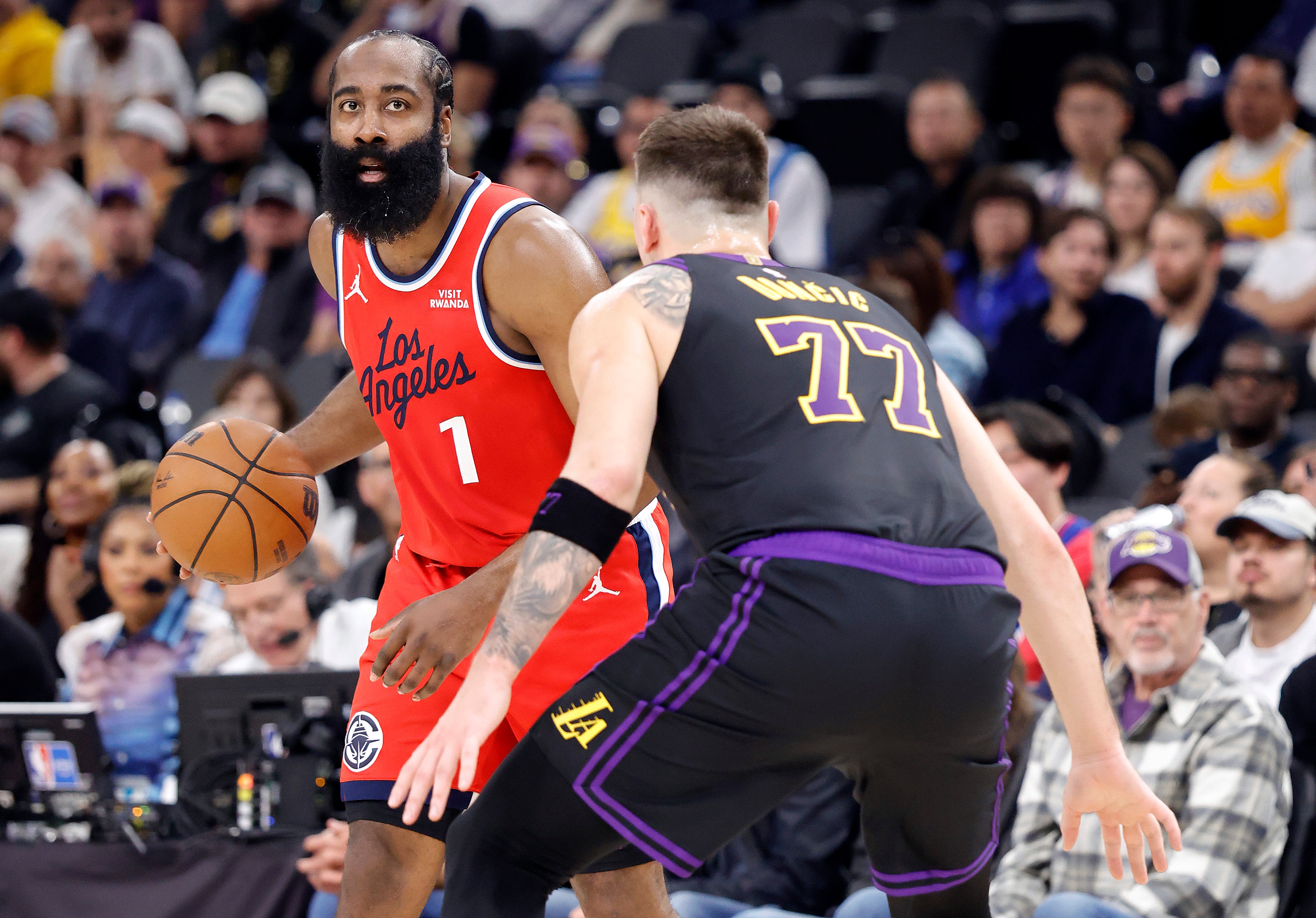 Los Angeles Clippers’ blogger, Robert Flom, tweeted that he would eat his post if the team achieved a 15-3 record at any point during the season
