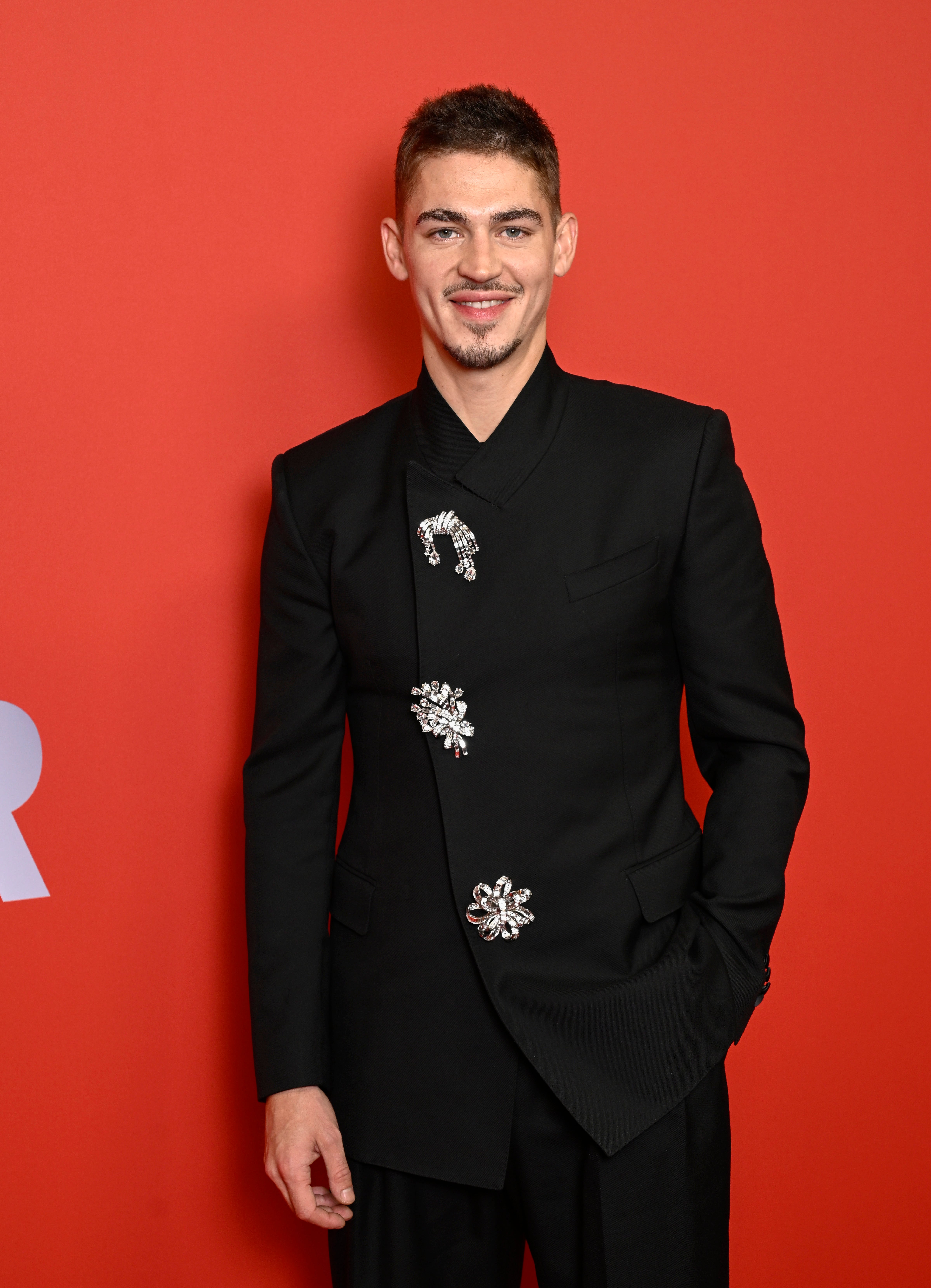 Hero Fiennes Tiffin è il protagonista dell'ultimo progetto di Guy Ritchie