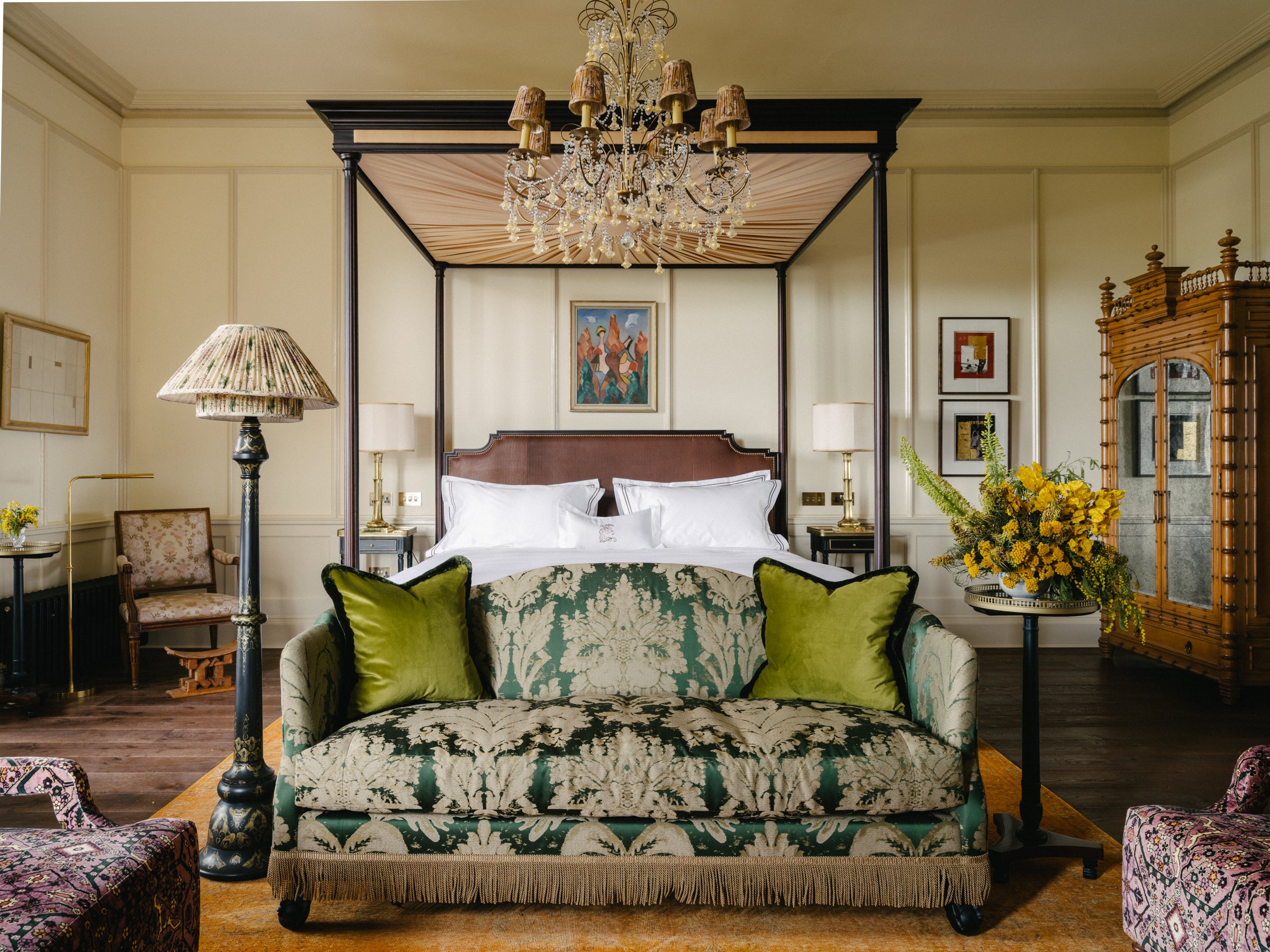 There’s no grander gesture then a weekend away at an exclusive Jacobean manor