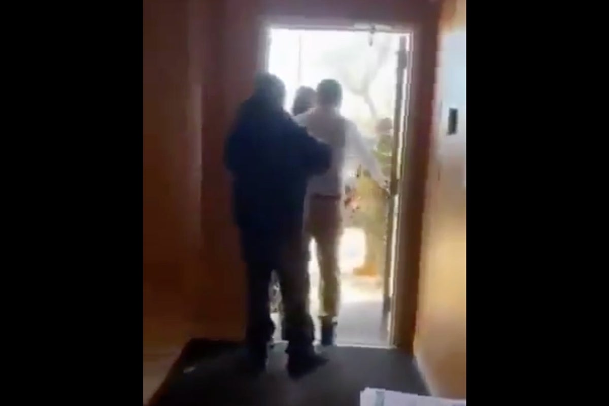 Ecuador lodges formal protest with US after ICE agent’s ‘attempted incursion’ at Minneapolis consulate – UK Times Ecuador lodges formal protest with US after ICE agent’s ‘attempted incursion’ at Minneapolis consulate – UK Times