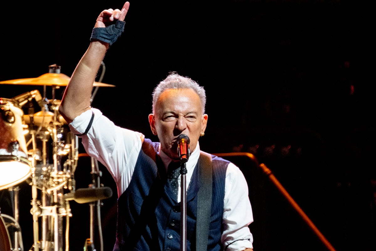 Bruce Springsteen to kick off new tour in Minneapolis amid criticisms of Trump and ICE – UK Times Bruce Springsteen to kick off new tour in Minneapolis amid criticisms of Trump and ICE – UK Times