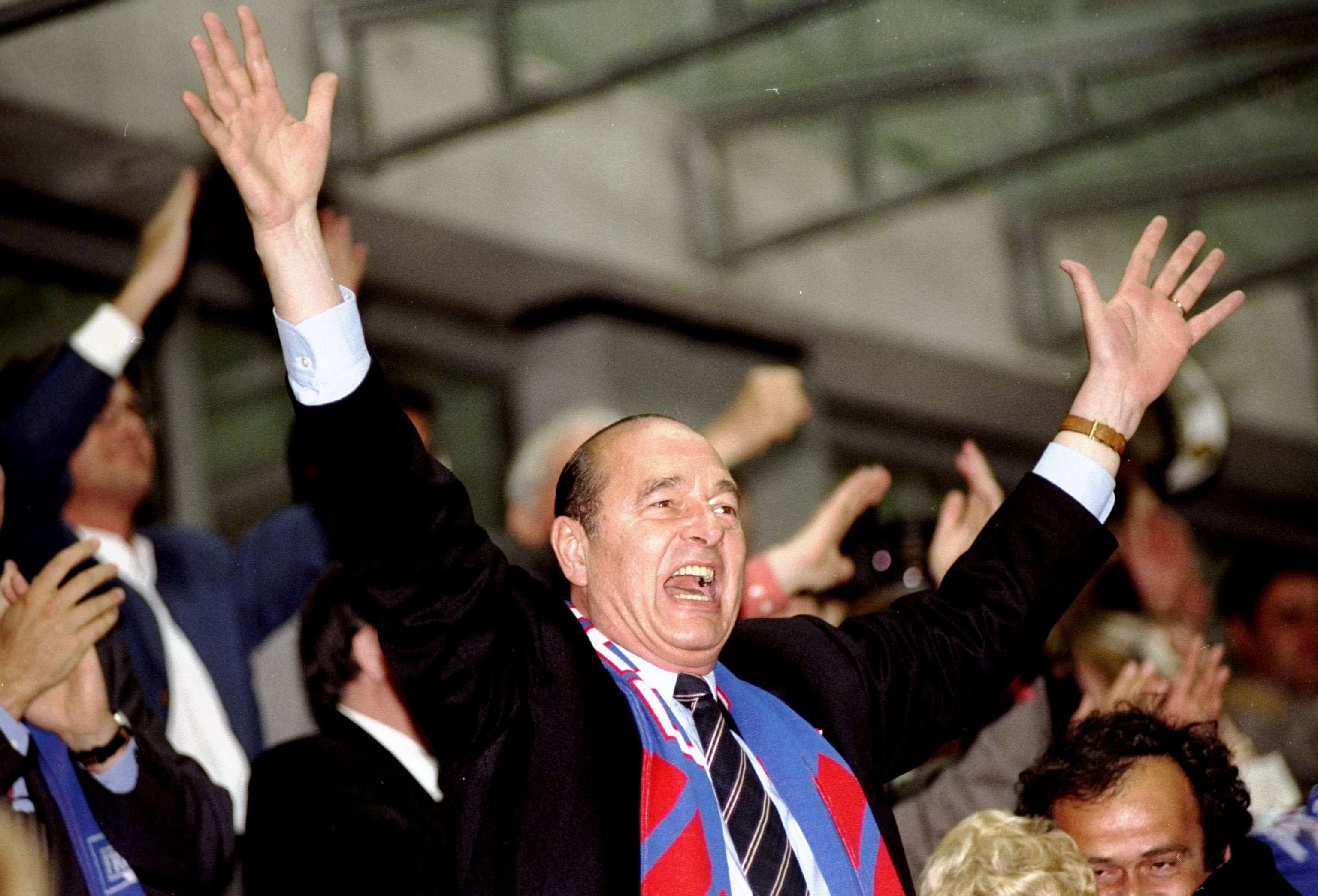 President Jacques Chirac elbowed ‘his way at warp-factor speed to position himself in front of the cameras’